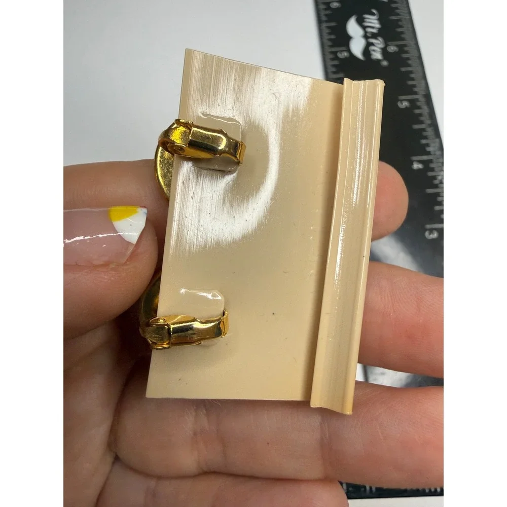 N/A vintage clip